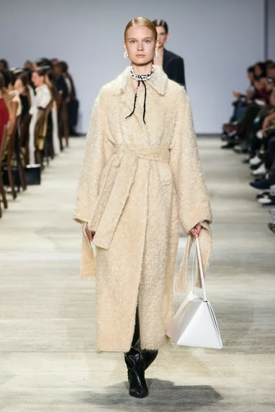 Look 53